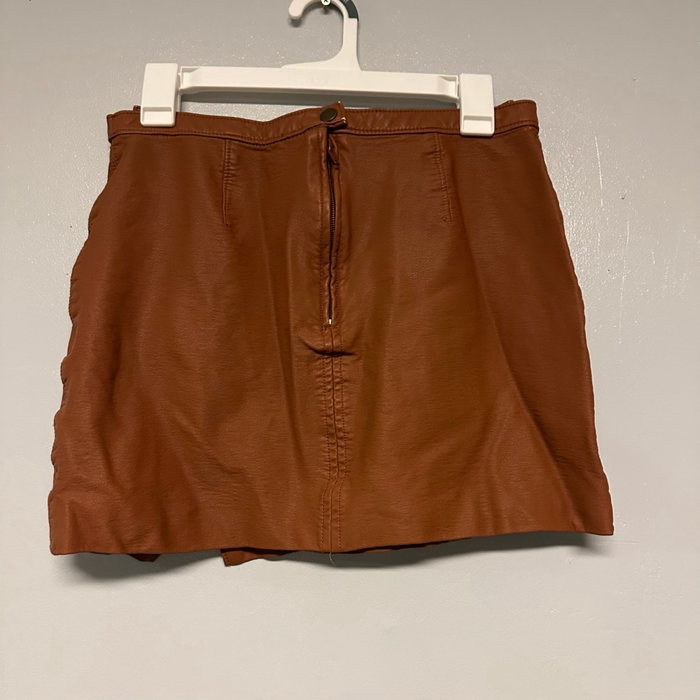 Free People midnight magic Brown Faux Leather Mini Skirt Size 6 zipper slit - Picture 4 of 6